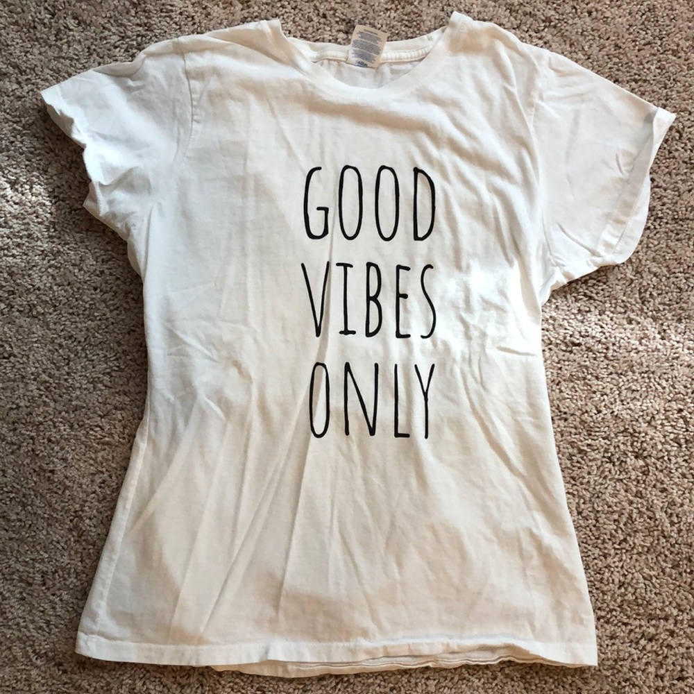Never worn! Good vibes only tee!